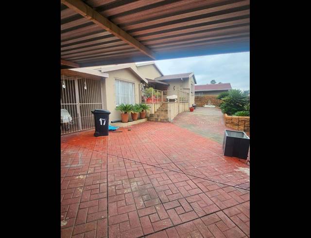 5 BEDROOM HOUSE FOR SALE IN VERWOERDPARK